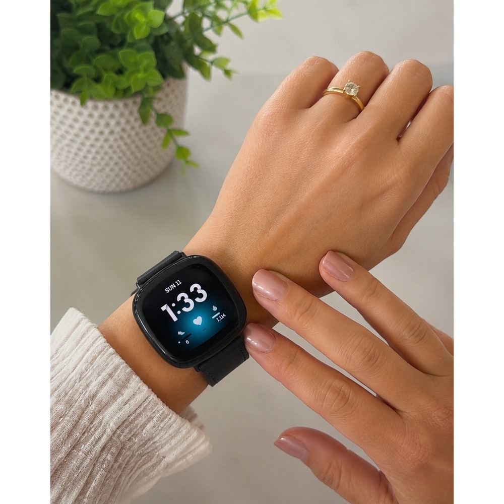 Fitbit Unisex Versa 3 Smartwatch OS Black GPS FB511 Bundle